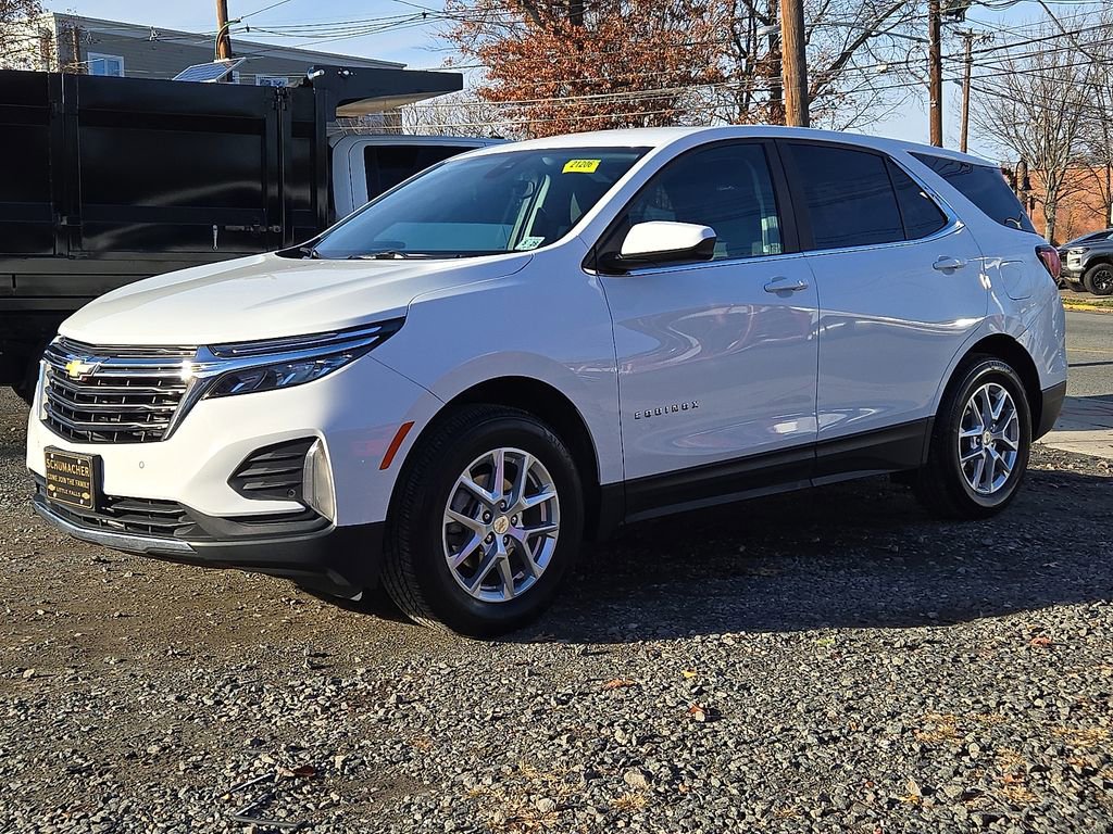 2023 Chevrolet Equinox LT photo 3