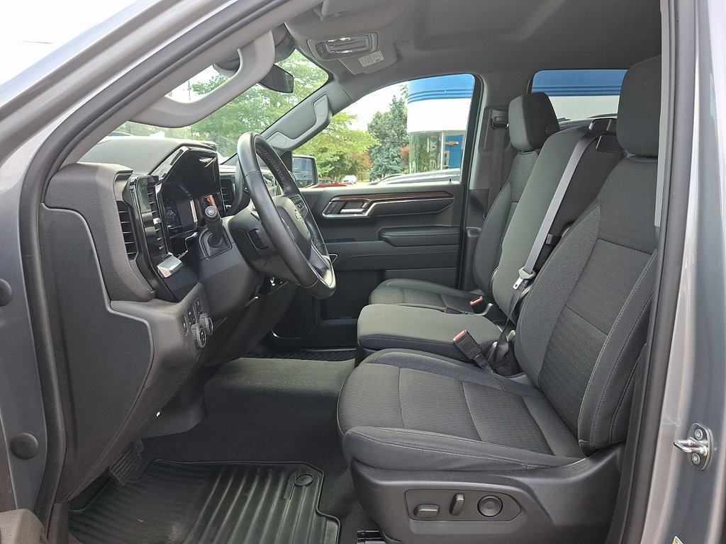 2024 Chevrolet Silverado 1500 LT - Photo 13