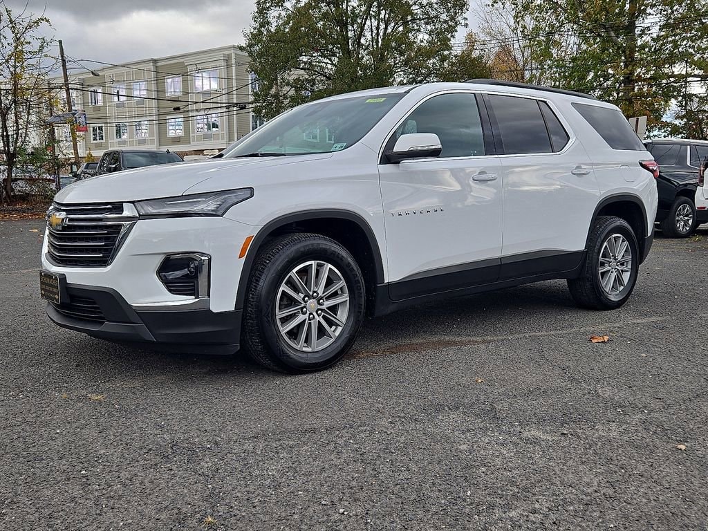 Used 2023 Chevrolet Traverse LT Cloth SUV