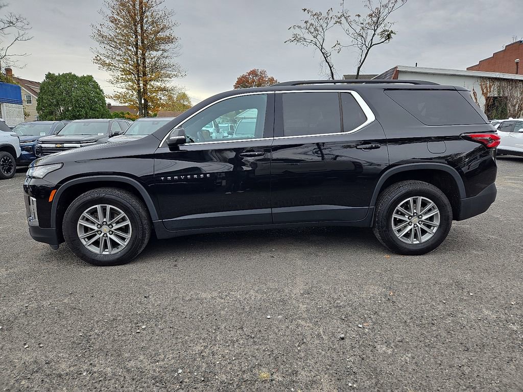2023 Chevrolet Traverse Leather photo 2