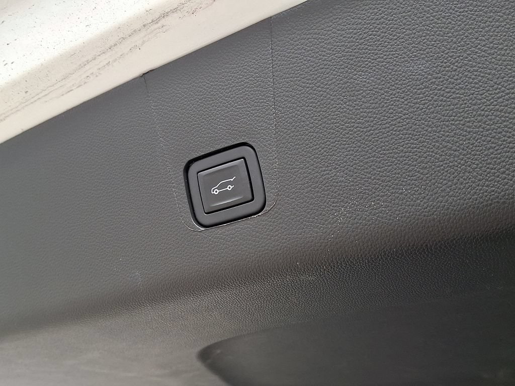 2023 Chevrolet Traverse Premier - Photo 28