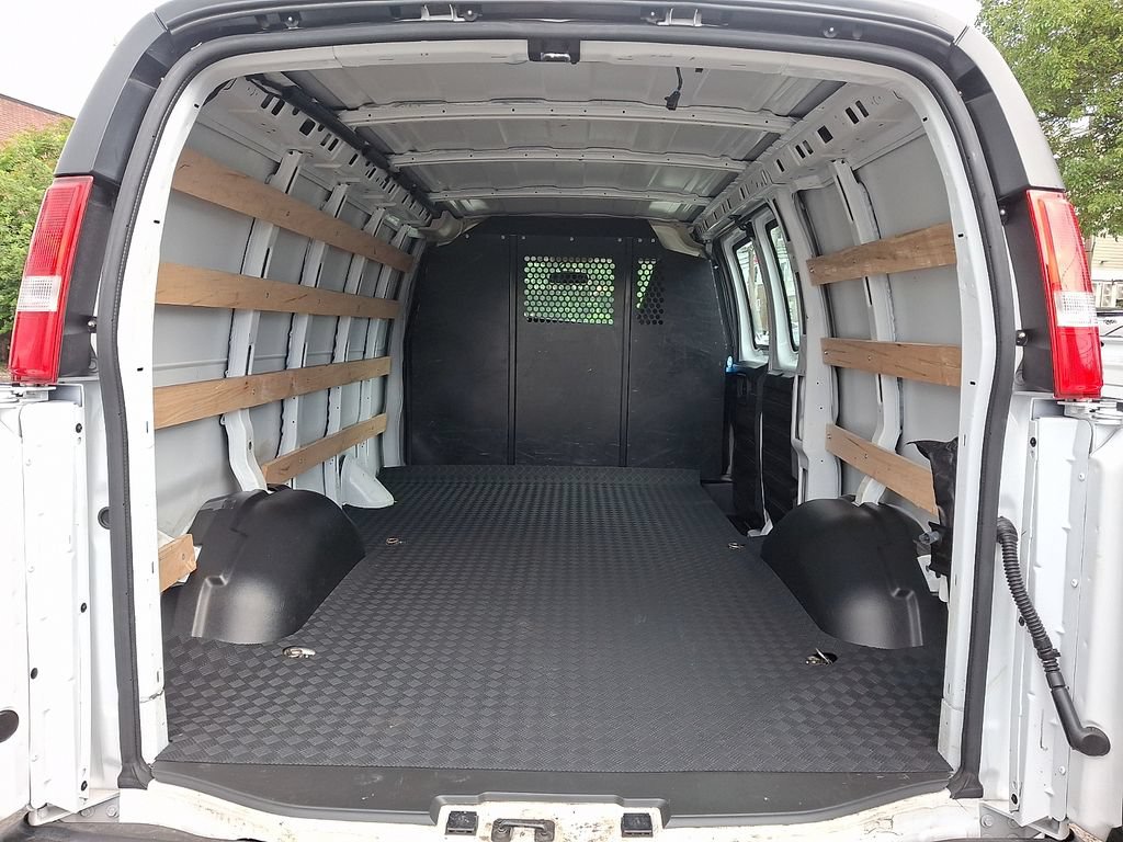 2025 Chevrolet Express Cargo Work Van - Photo 28