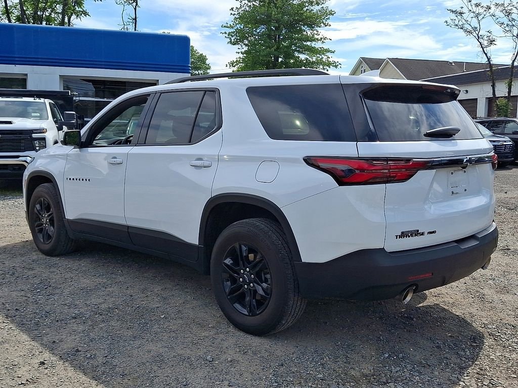 Used 2023 Chevrolet Traverse LT Cloth SUV