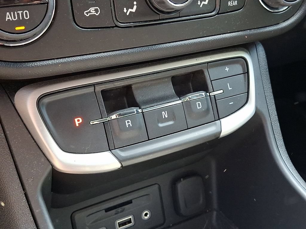 2023 GMC Terrain SLT - Photo 14