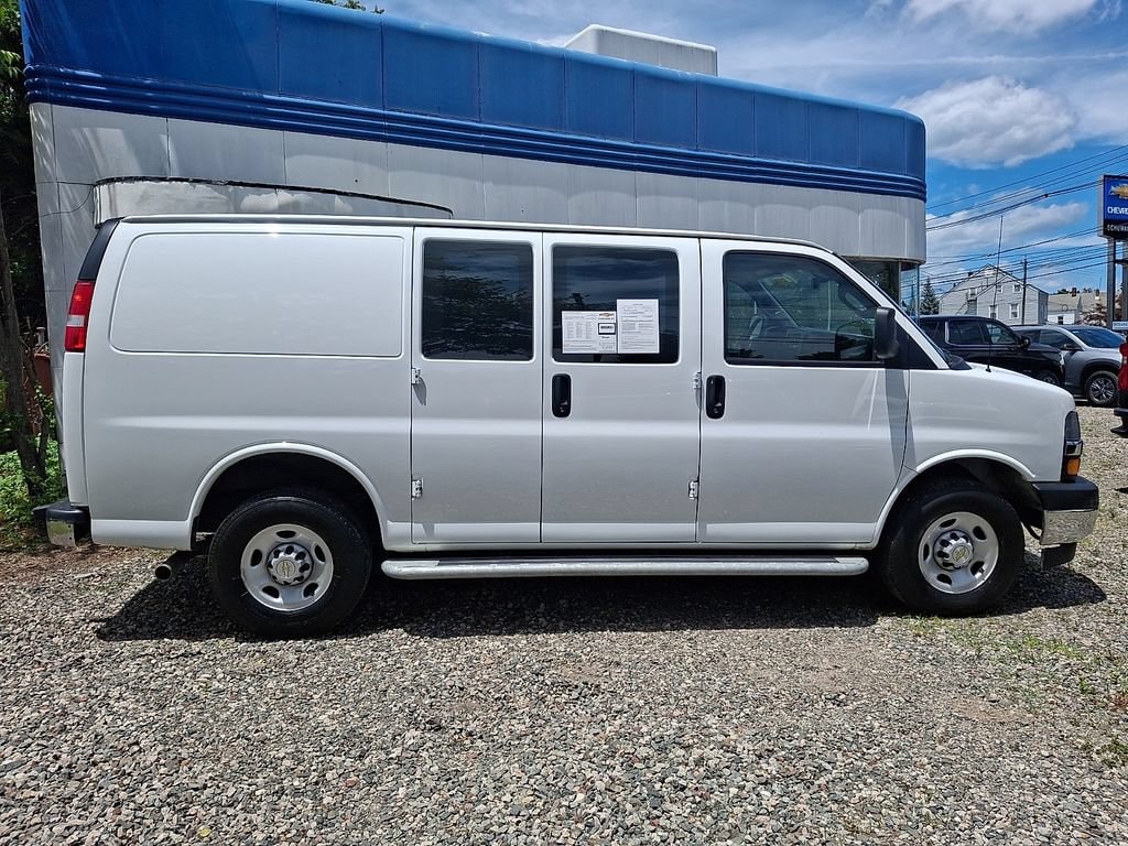 2024 Chevrolet Express Cargo Work Van - Photo 9