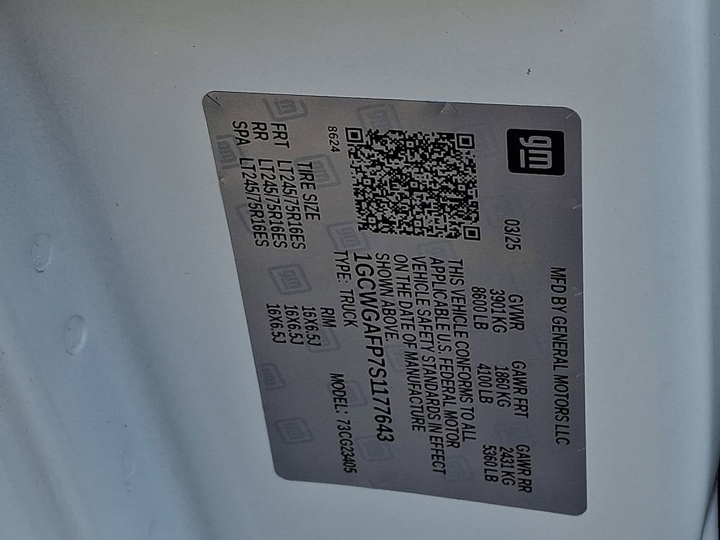 2025 Chevrolet Express Cargo Work Van - Photo 27