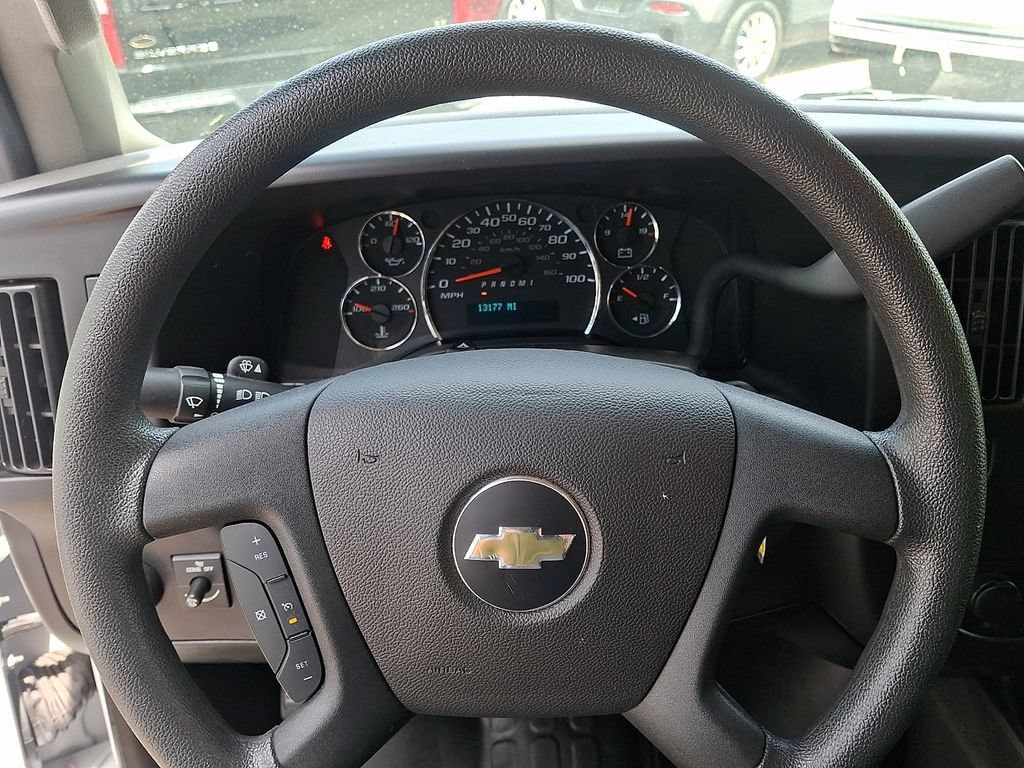 2024 Chevrolet Express Cargo Work Van - Photo 19
