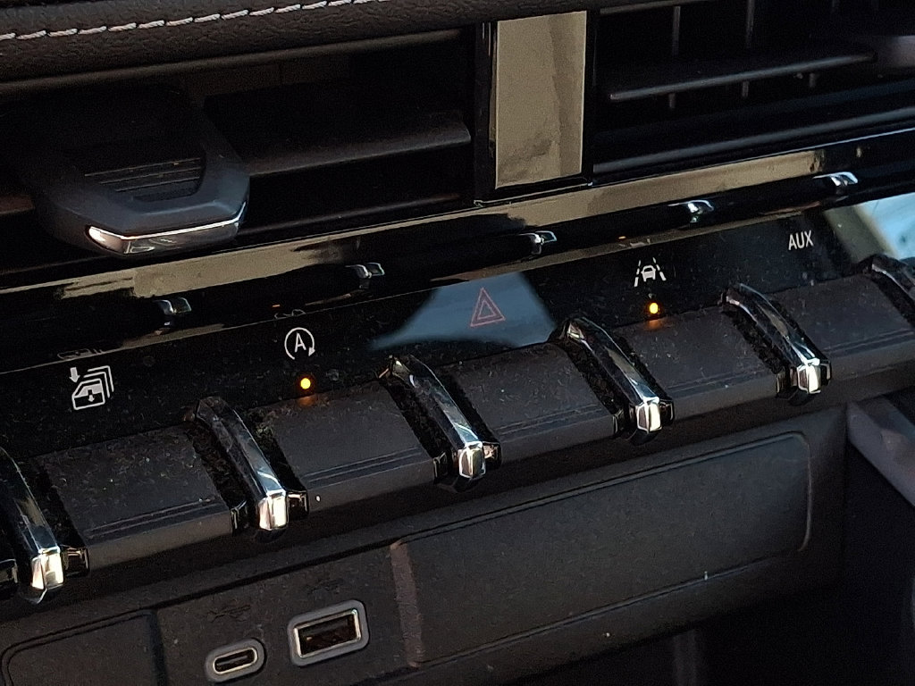 2024 Chevrolet Colorado LT - Photo 24