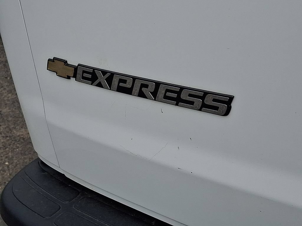 2025 Chevrolet Express Cargo Work Van - Photo 30