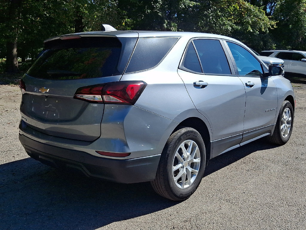 2024 Chevrolet Equinox LS - Photo 8