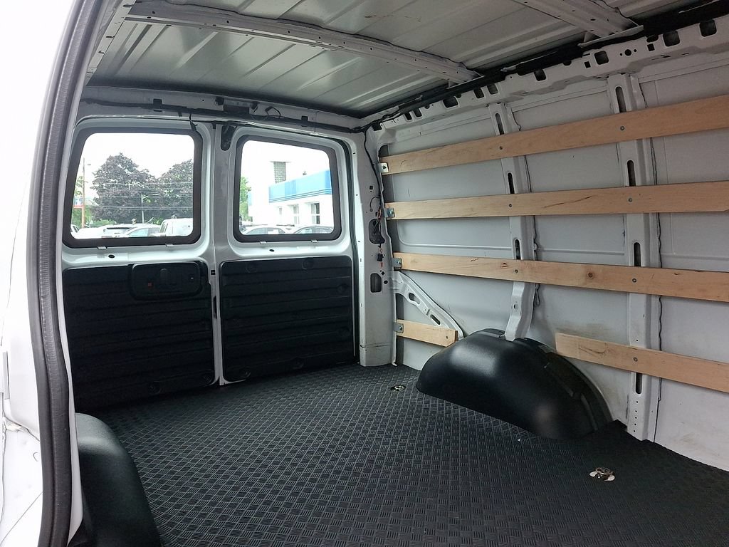 2025 Chevrolet Express Cargo Work Van - Photo 11