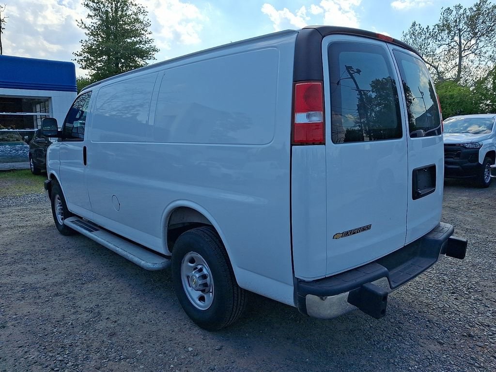 2025 Chevrolet Express Cargo Work Van - Photo 6