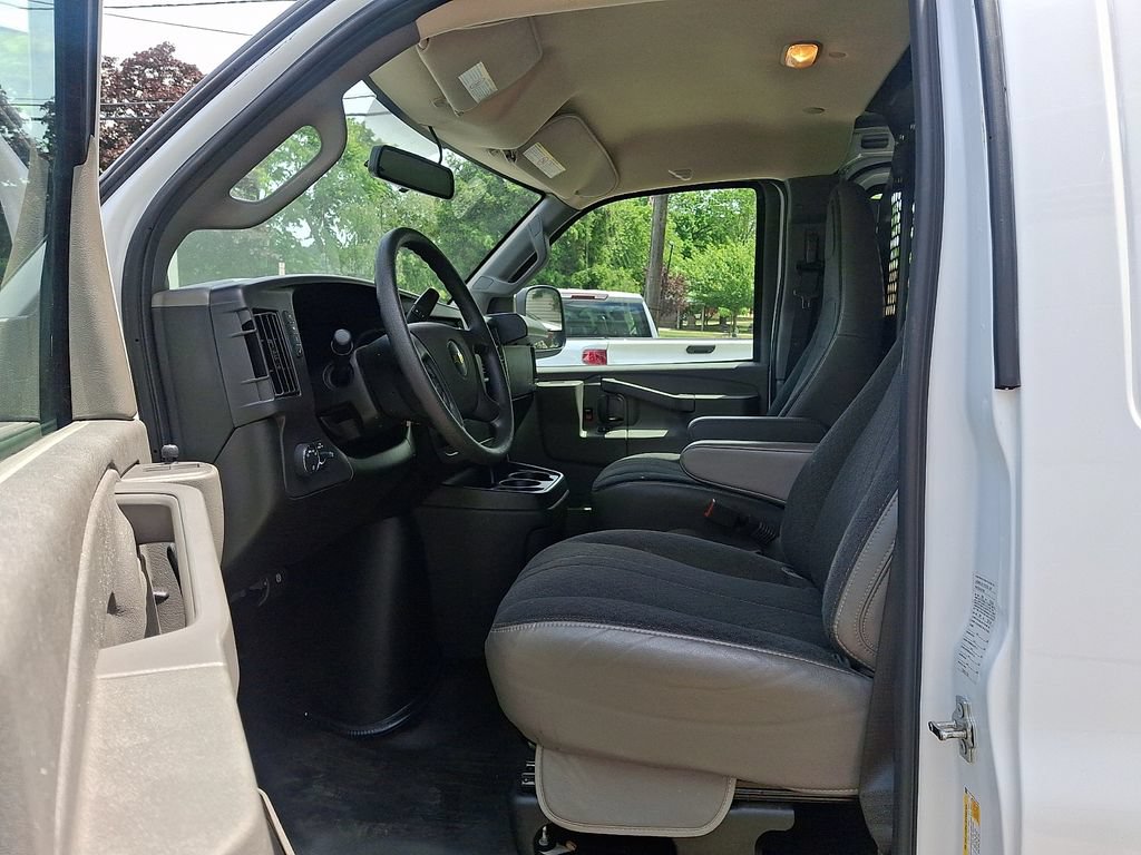 2024 Chevrolet Express Cargo Work Van - Photo 14