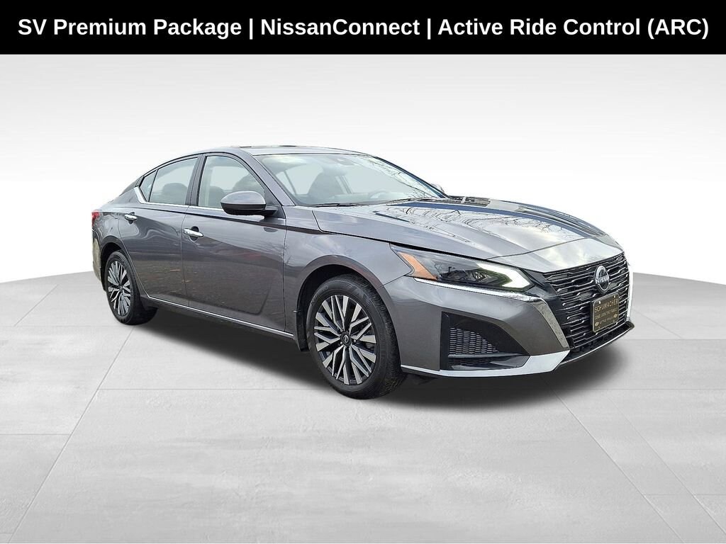 Used 2024 Nissan Altima SV Intelligent AWD Sedan