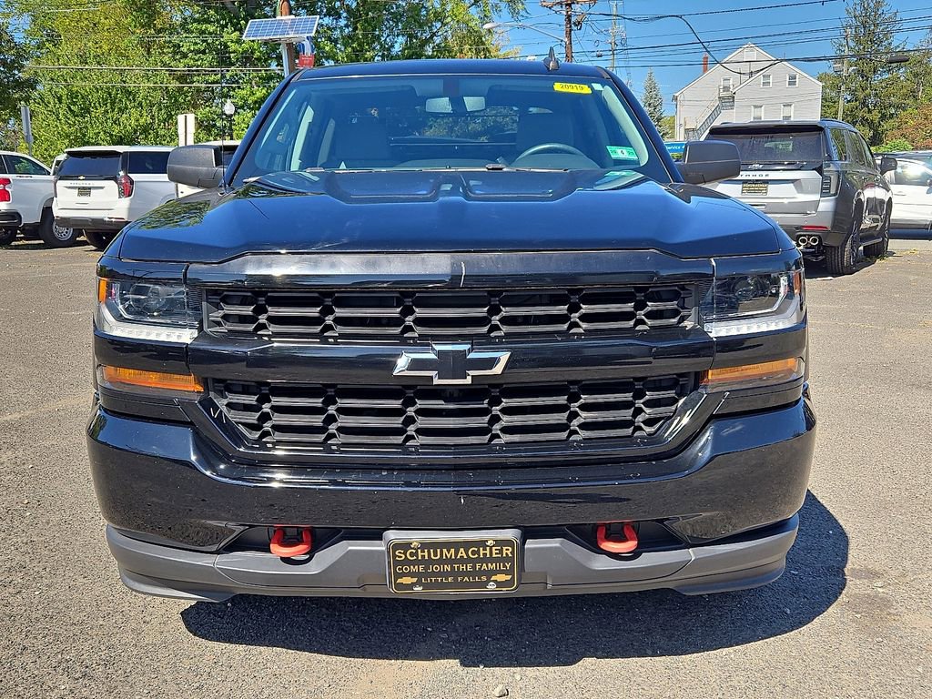 2018 Chevrolet Silverado 1500 Custom photo 2