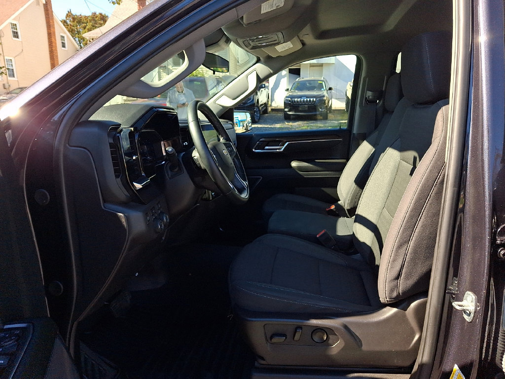 2024 Chevrolet Silverado 1500 LT - Photo 12
