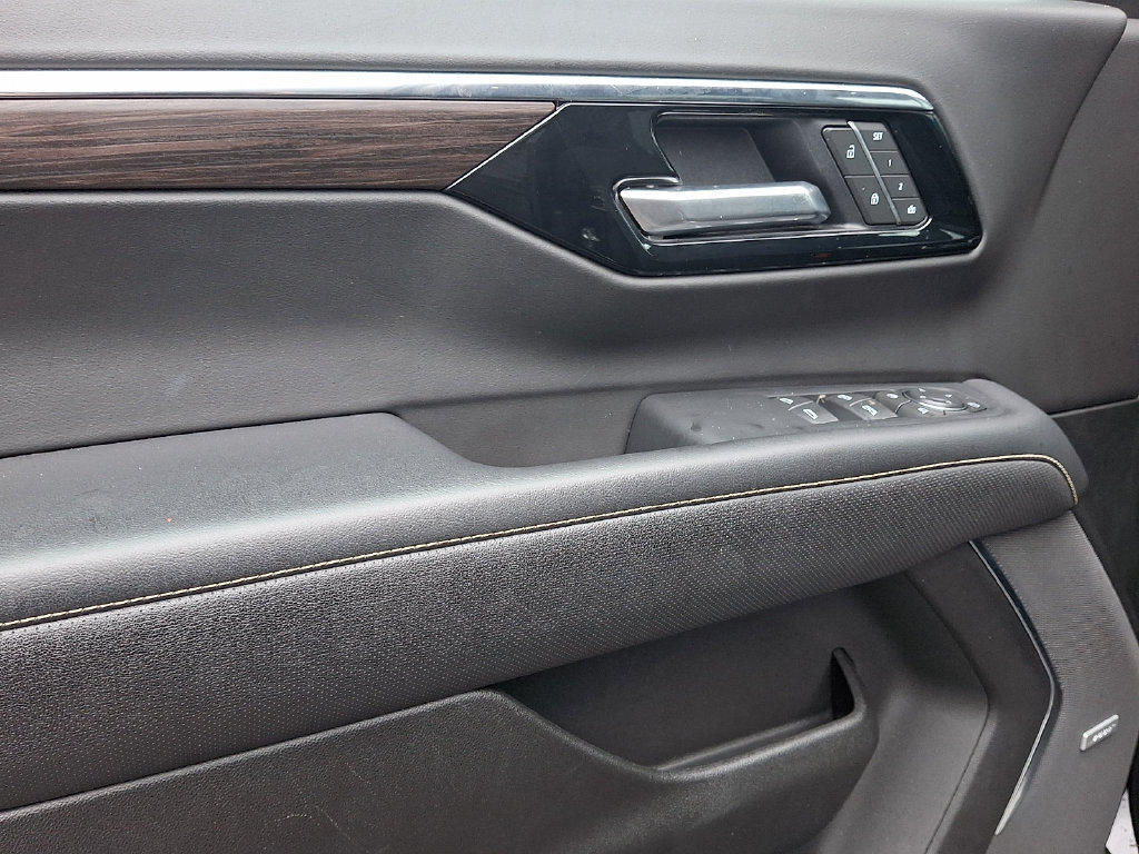 2025 Chevrolet Tahoe Premier - Photo 13