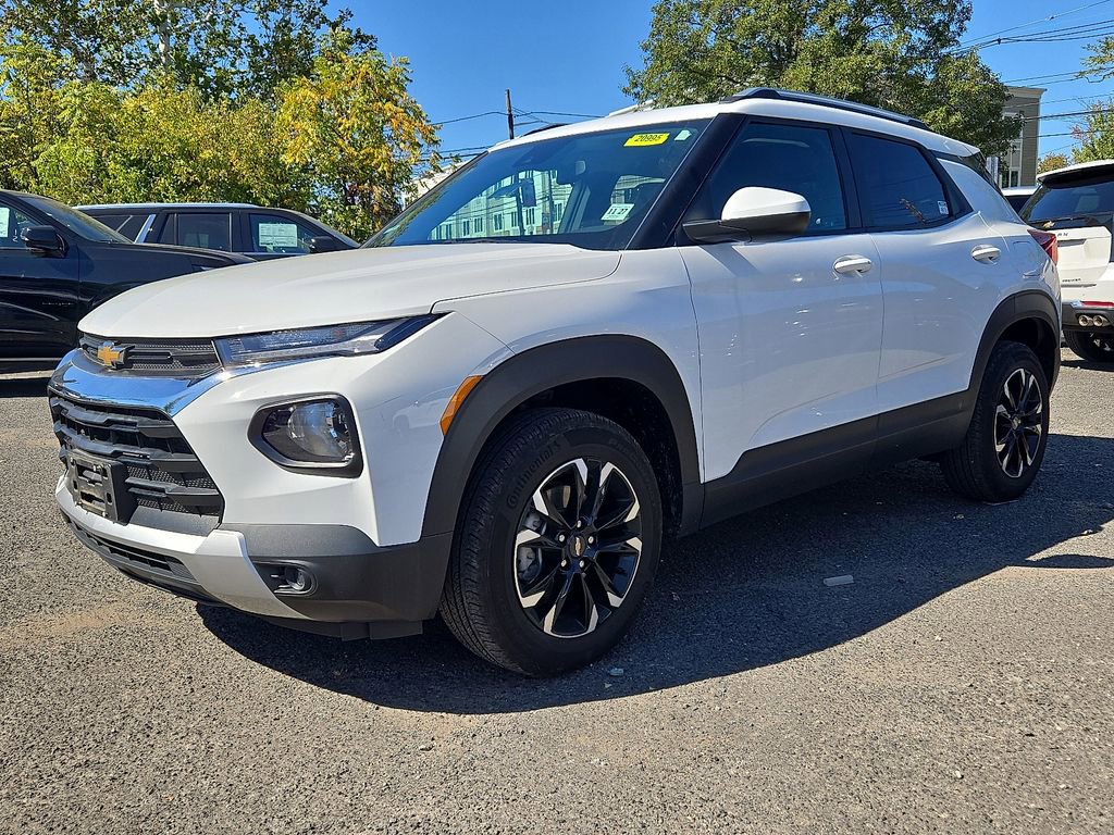 2023 Chevrolet Trailblazer LT photo 3