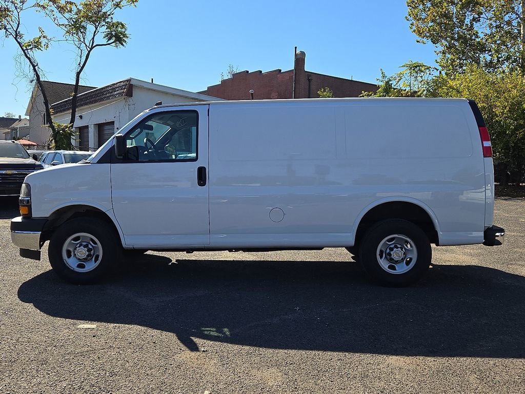 2023 Chevrolet Express Cargo Van 2500 photo 4