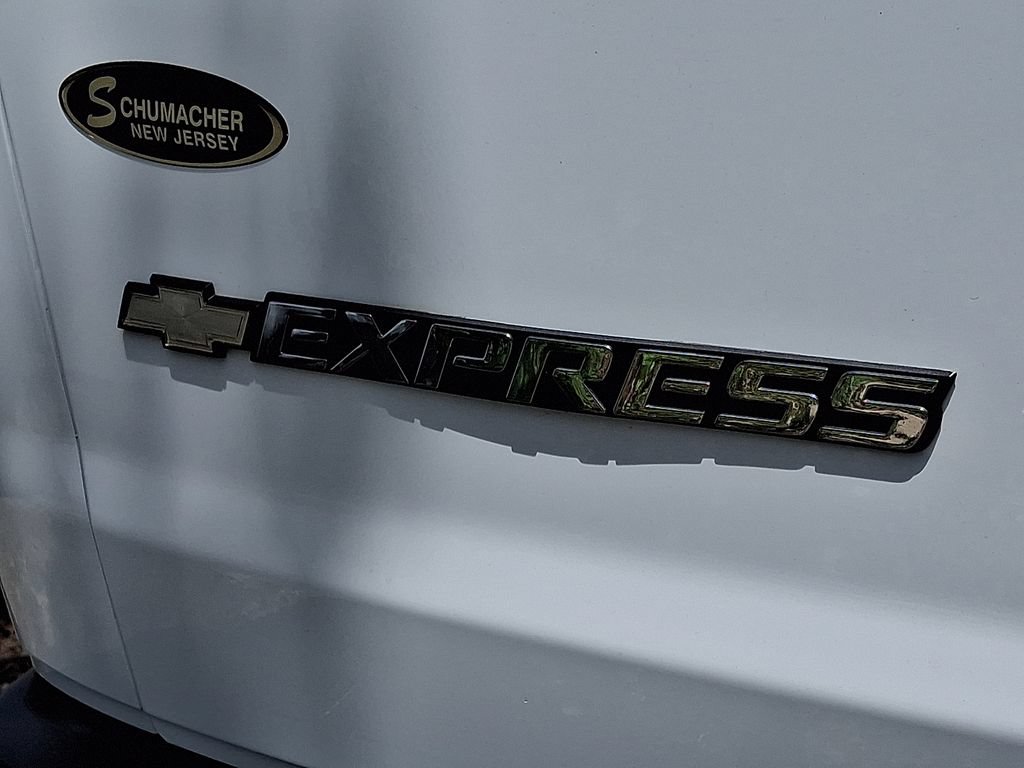 2024 Chevrolet Express Cargo Work Van - Photo 30