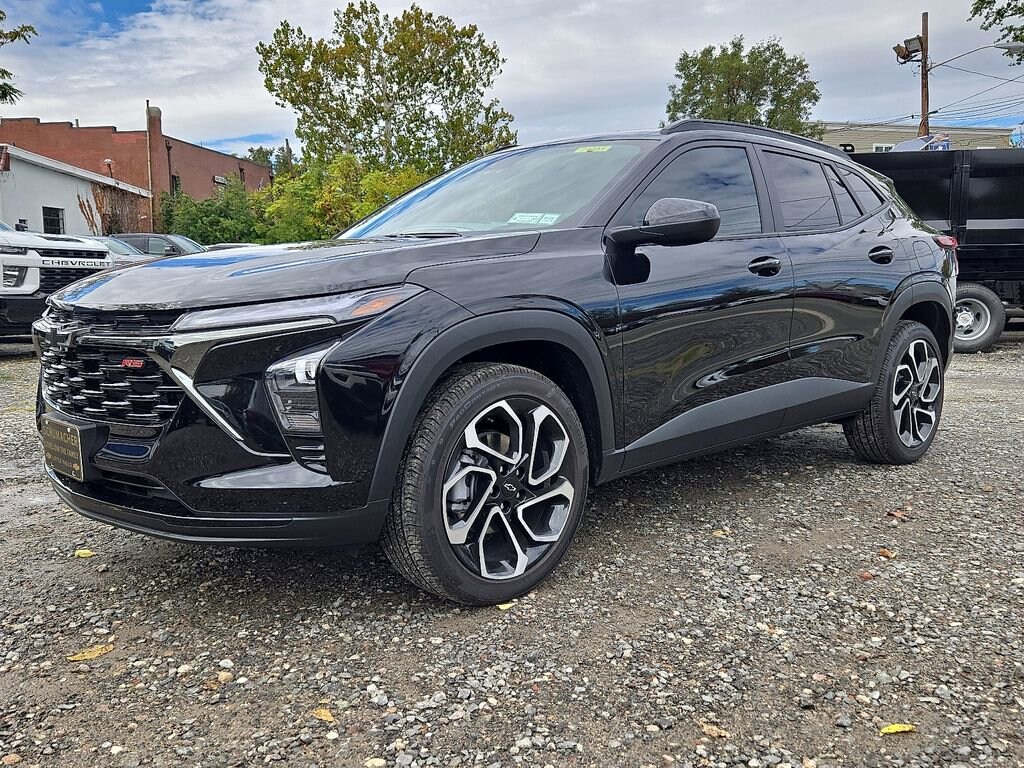 2025 Chevrolet Trax photo 3