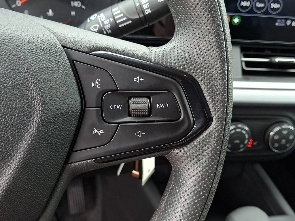 2025 Chevrolet Trax LS - Photo 21