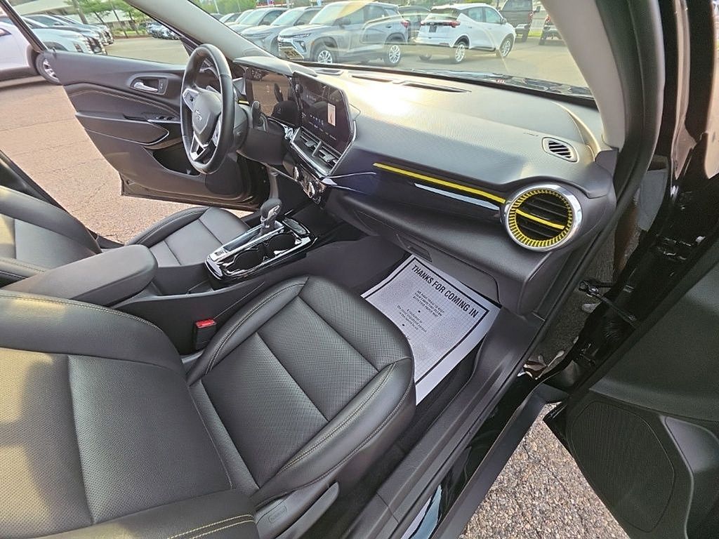 2025 Chevrolet Trax Activ - Photo 26