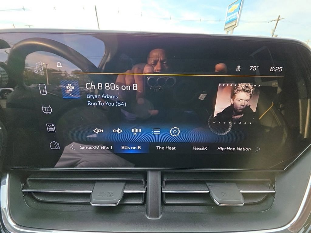 2025 Chevrolet Trax Activ - Photo 15
