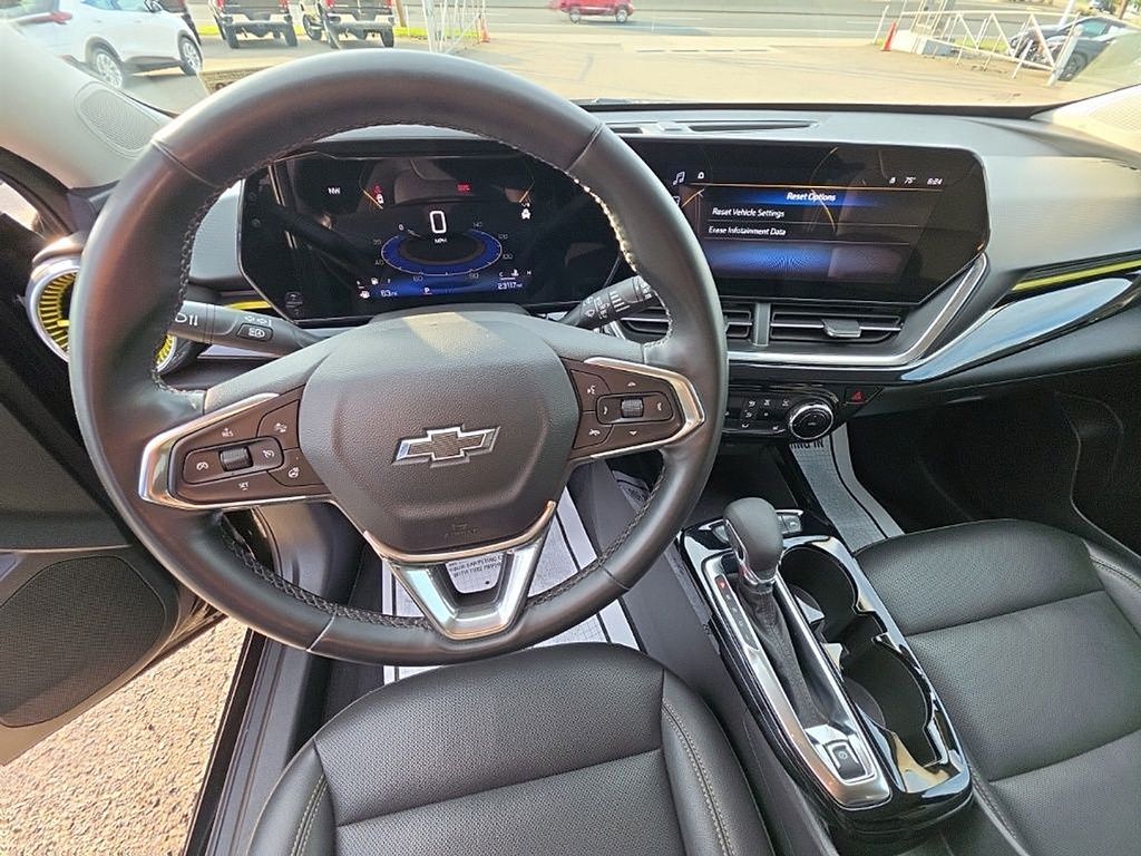 2025 Chevrolet Trax Activ - Photo 9
