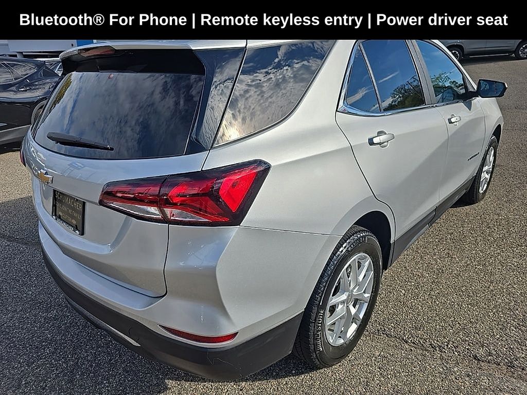 2022 Chevrolet Equinox LT photo 3