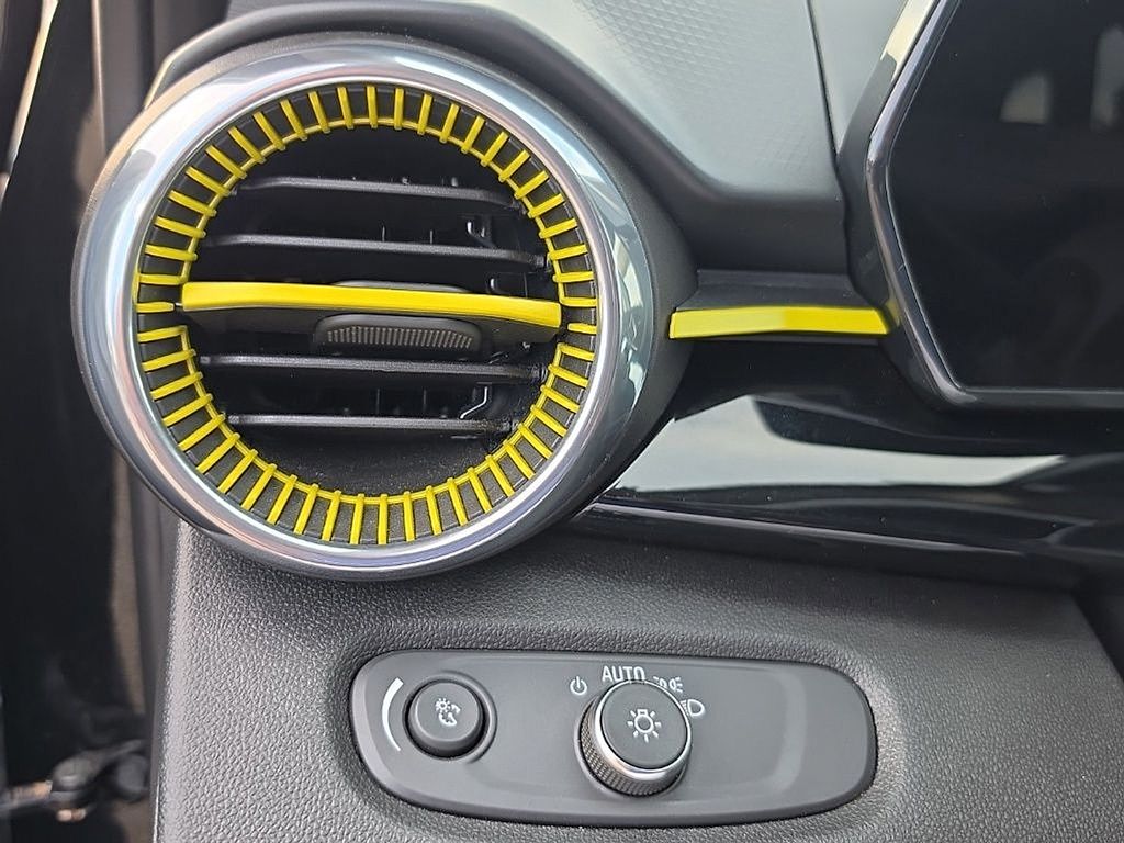 2025 Chevrolet Trax Activ - Photo 39