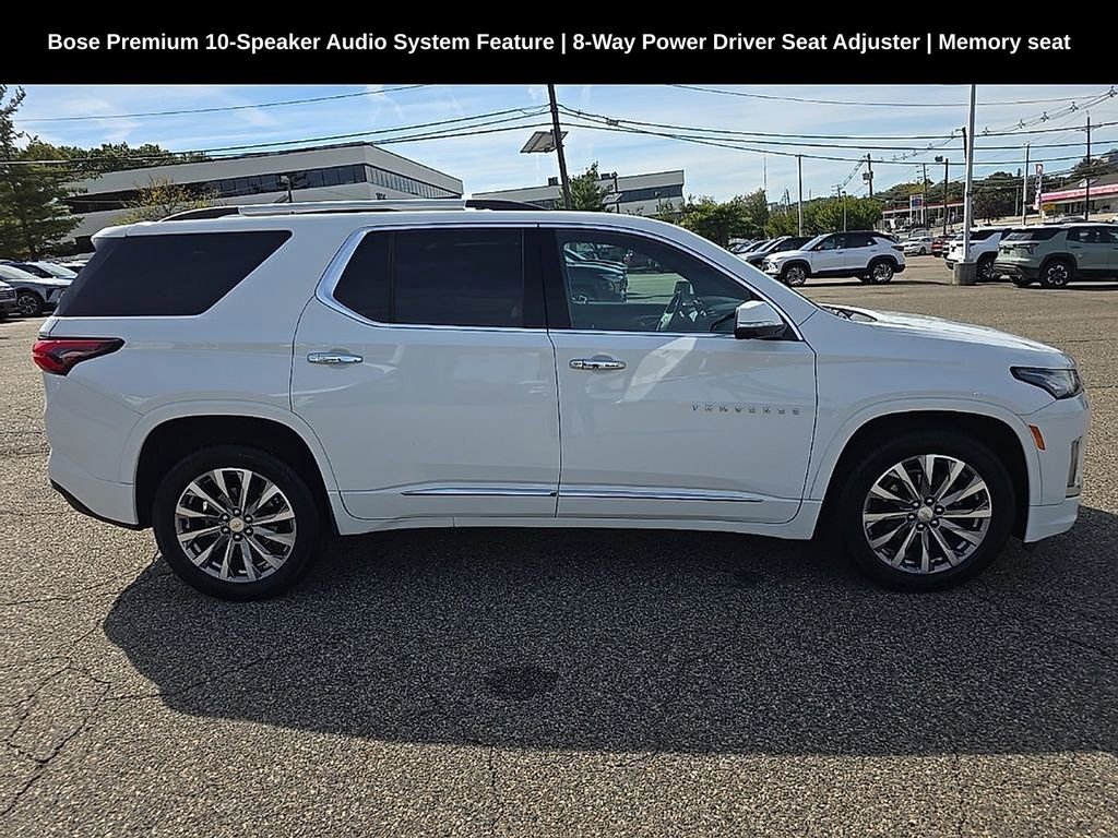 2023 Chevrolet Traverse Premier photo 2