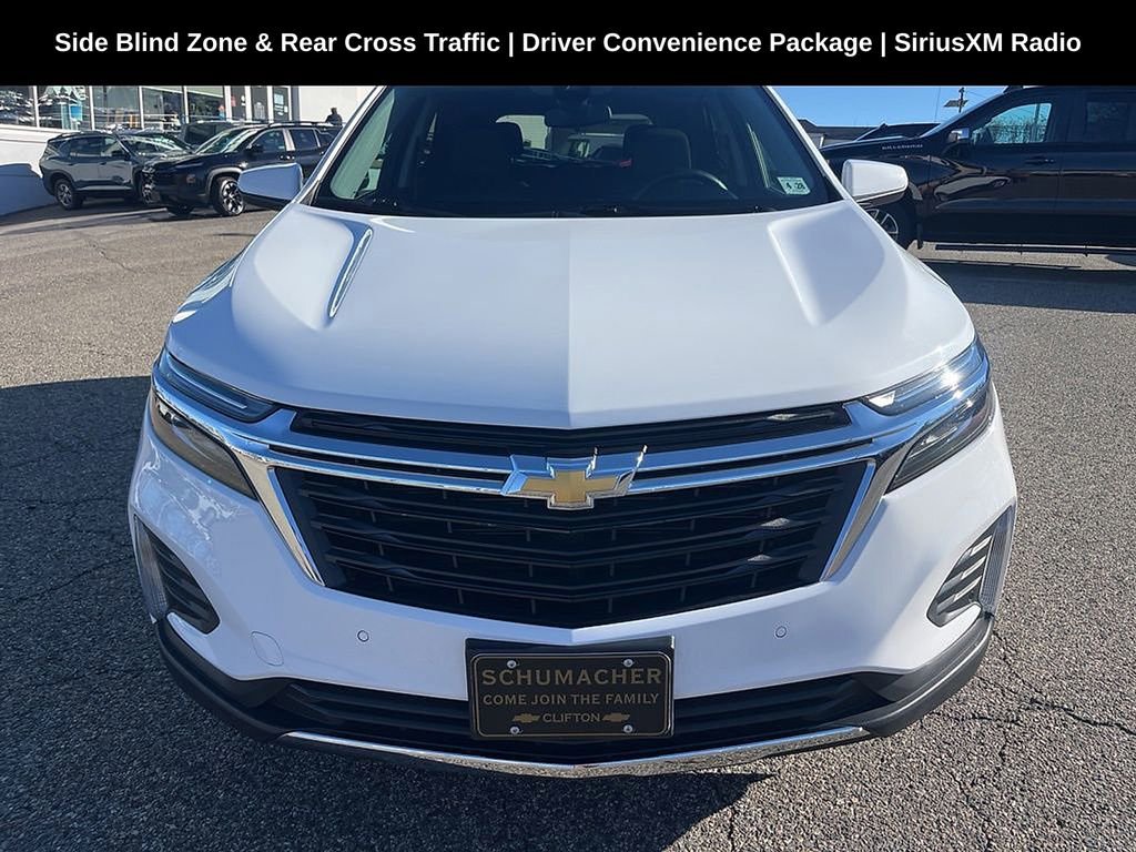 2023 Chevrolet Equinox LT photo 2
