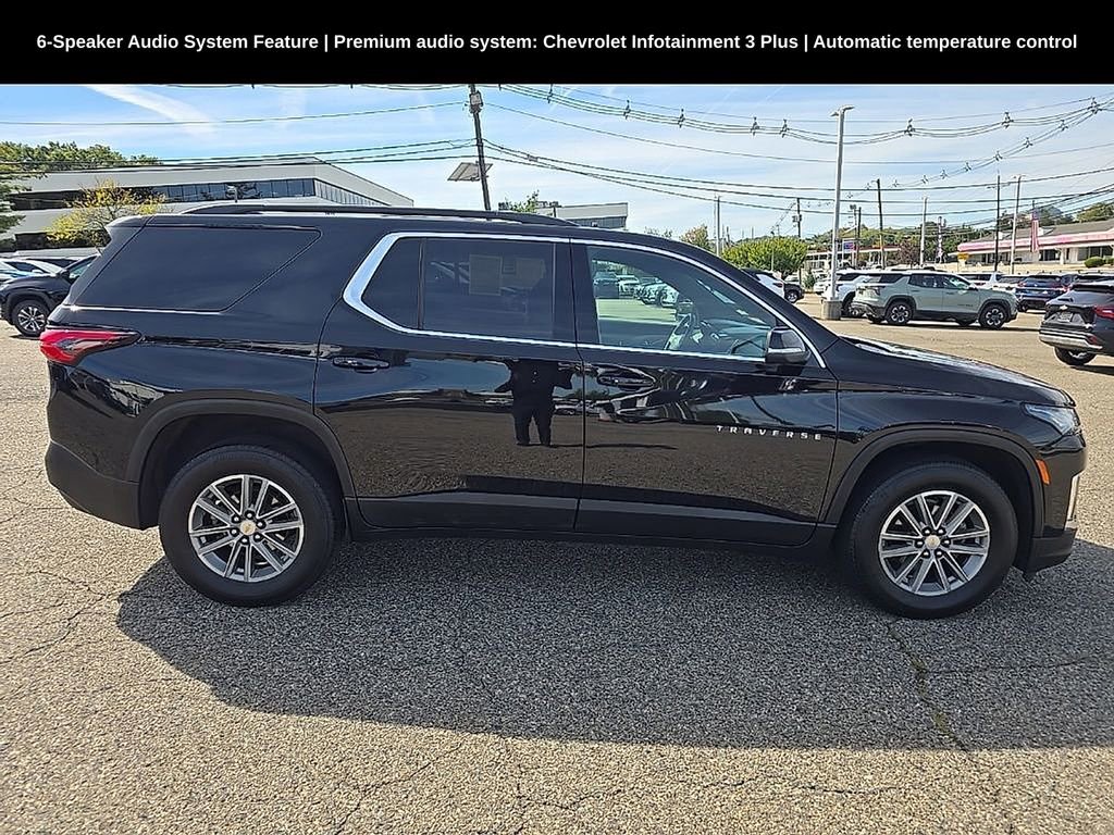 2023 Chevrolet Traverse Leather photo 2