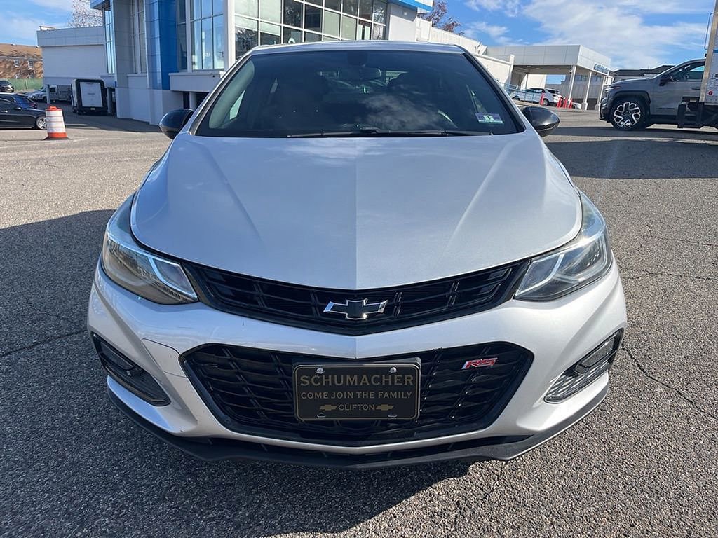 2018 Chevrolet Cruze LT photo 2