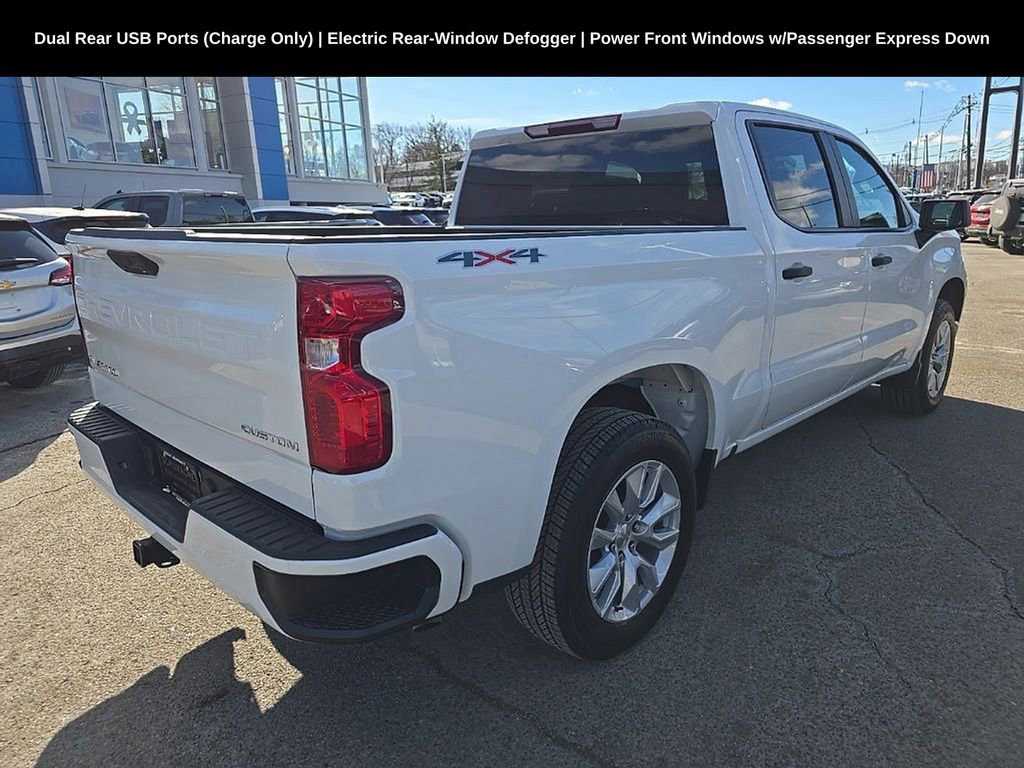 2024 Chevrolet Silverado 1500 Custom photo 3