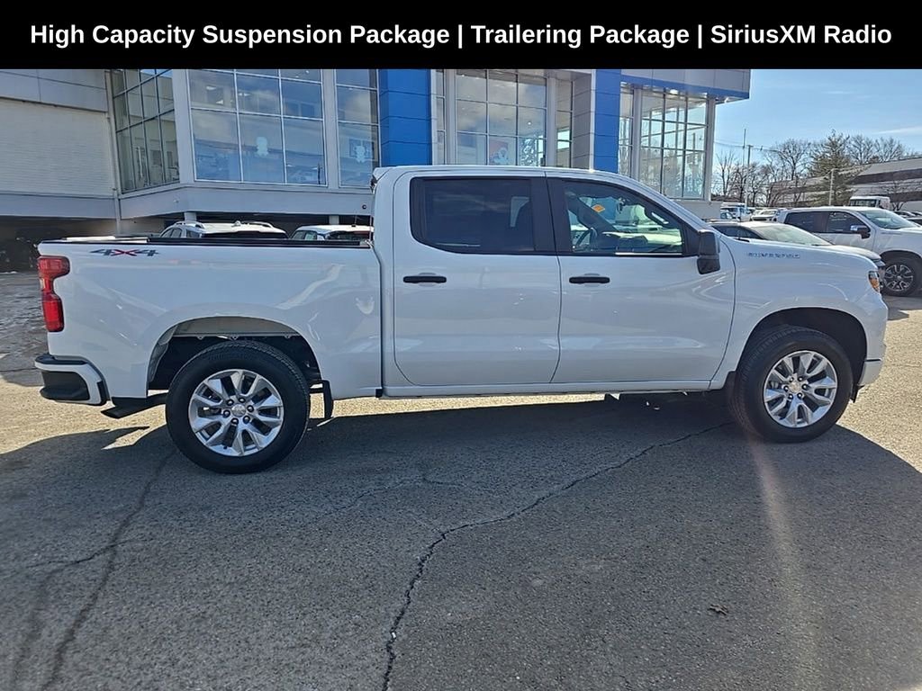 2024 Chevrolet Silverado 1500 Custom photo 2