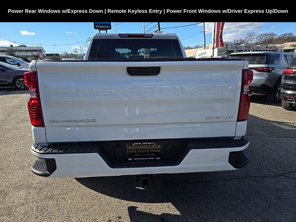 2024 Chevrolet Silverado 1500 Custom photo 4