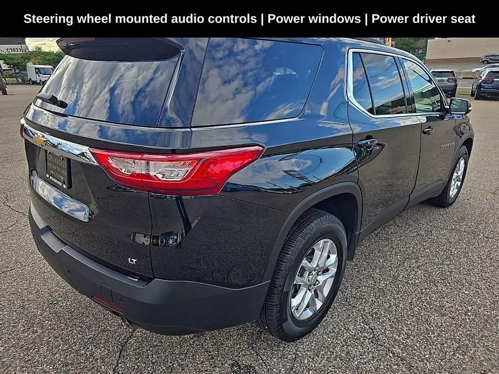 2019 Chevrolet Traverse Cloth 1LT photo 2