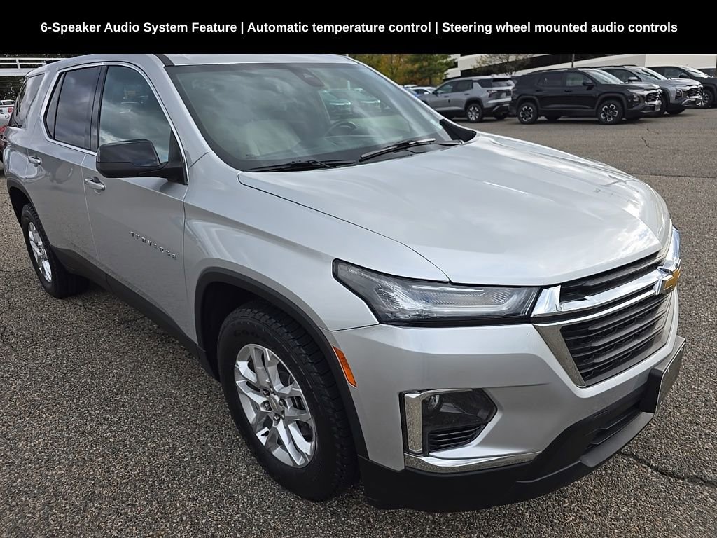 2022 Chevrolet Traverse LS photo 2