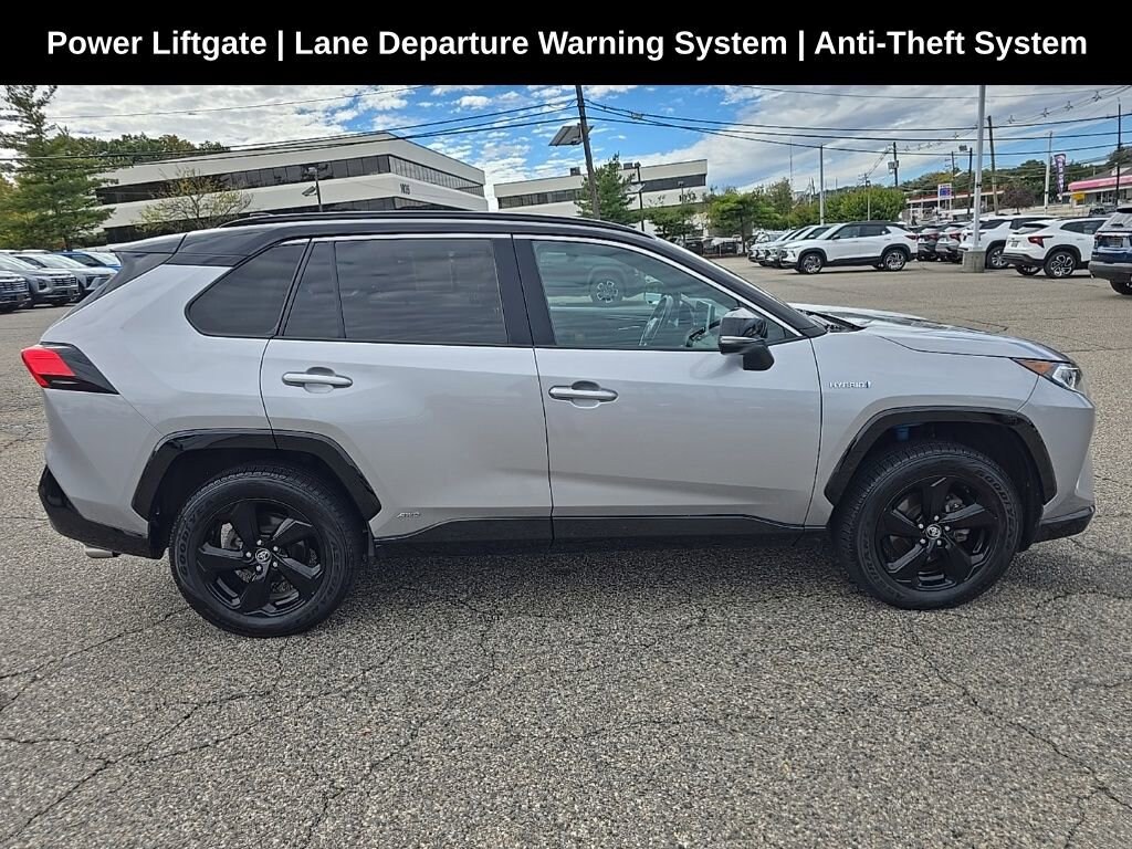 2021 Toyota RAV4 Hybrid XSE photo 3