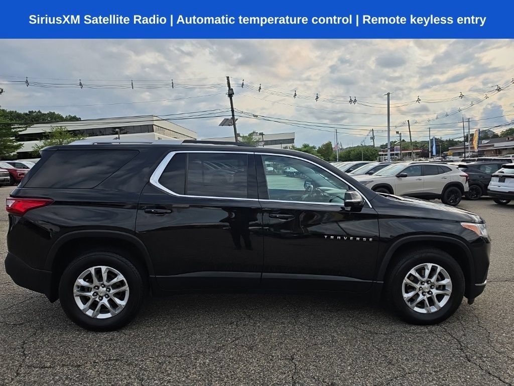 Used 2018 Chevrolet Traverse LT Cloth SUV