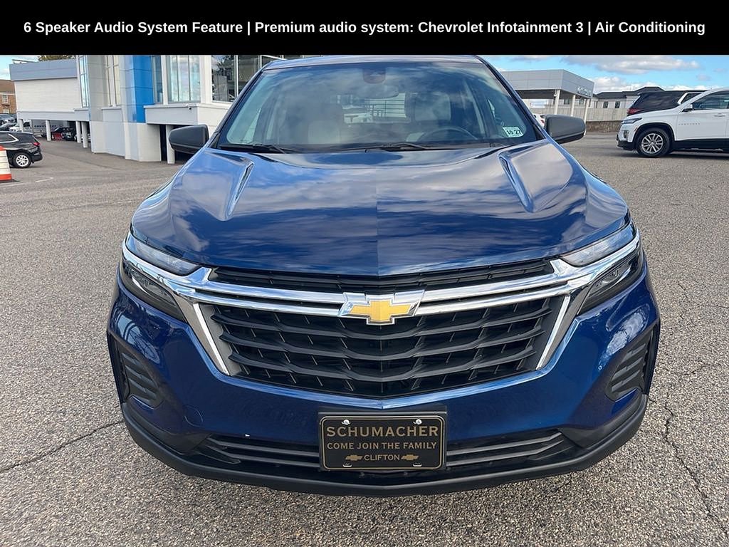 2022 Chevrolet Equinox LS photo 2