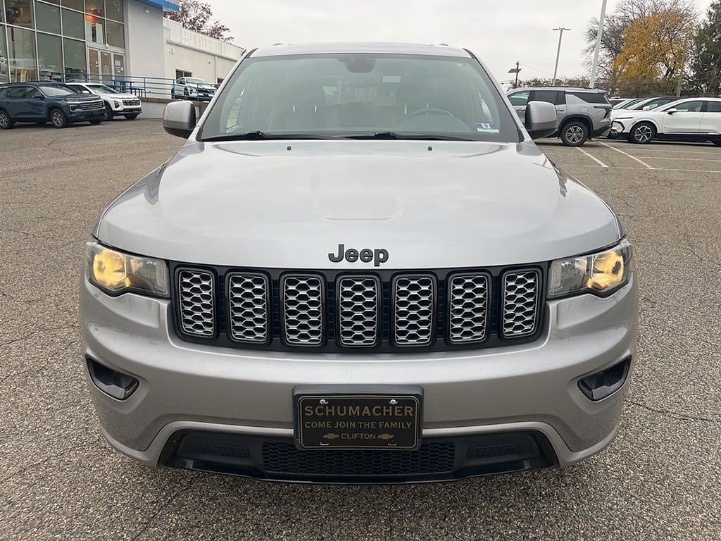 2019 Jeep Grand Cherokee Altitude photo 2