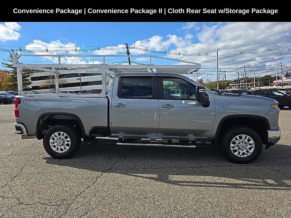 2024 Chevrolet Silverado 2500HD LT photo 2