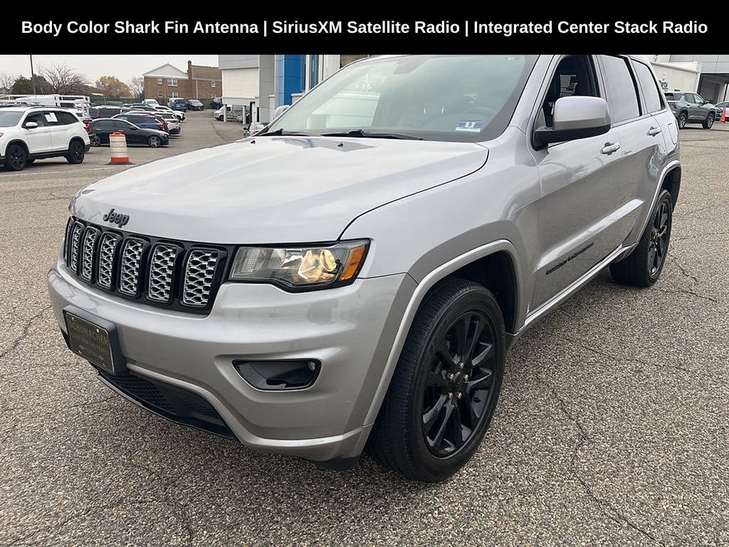 2019 Jeep Grand Cherokee Altitude photo 3
