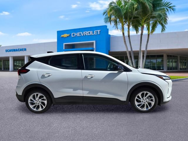 2027 Chevrolet Bolt LT - Photo 8
