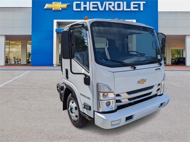 2025 Chevrolet Low Cab Forward Base's photo