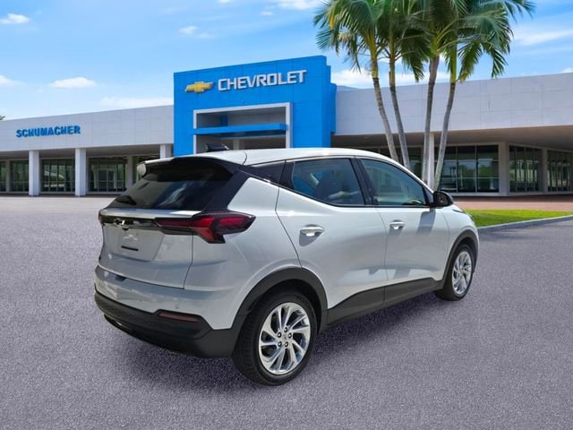 2027 Chevrolet Bolt LT - Photo 7