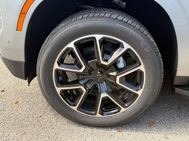 2026 Chevrolet Suburban RST - Photo 11